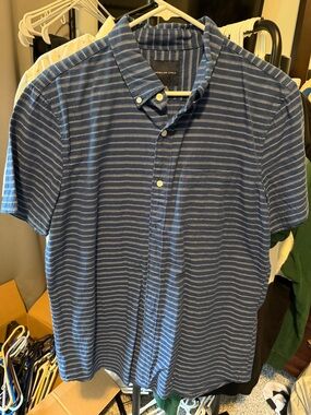 American Eagle Outfitters Blue Striped Short-Sleeve Button-Down Shirt